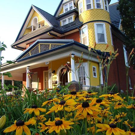 A Moment In Time Bed And Breakfast Niagara Falls Eksteriør billede