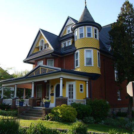 A Moment In Time Bed And Breakfast Niagara Falls Eksteriør billede