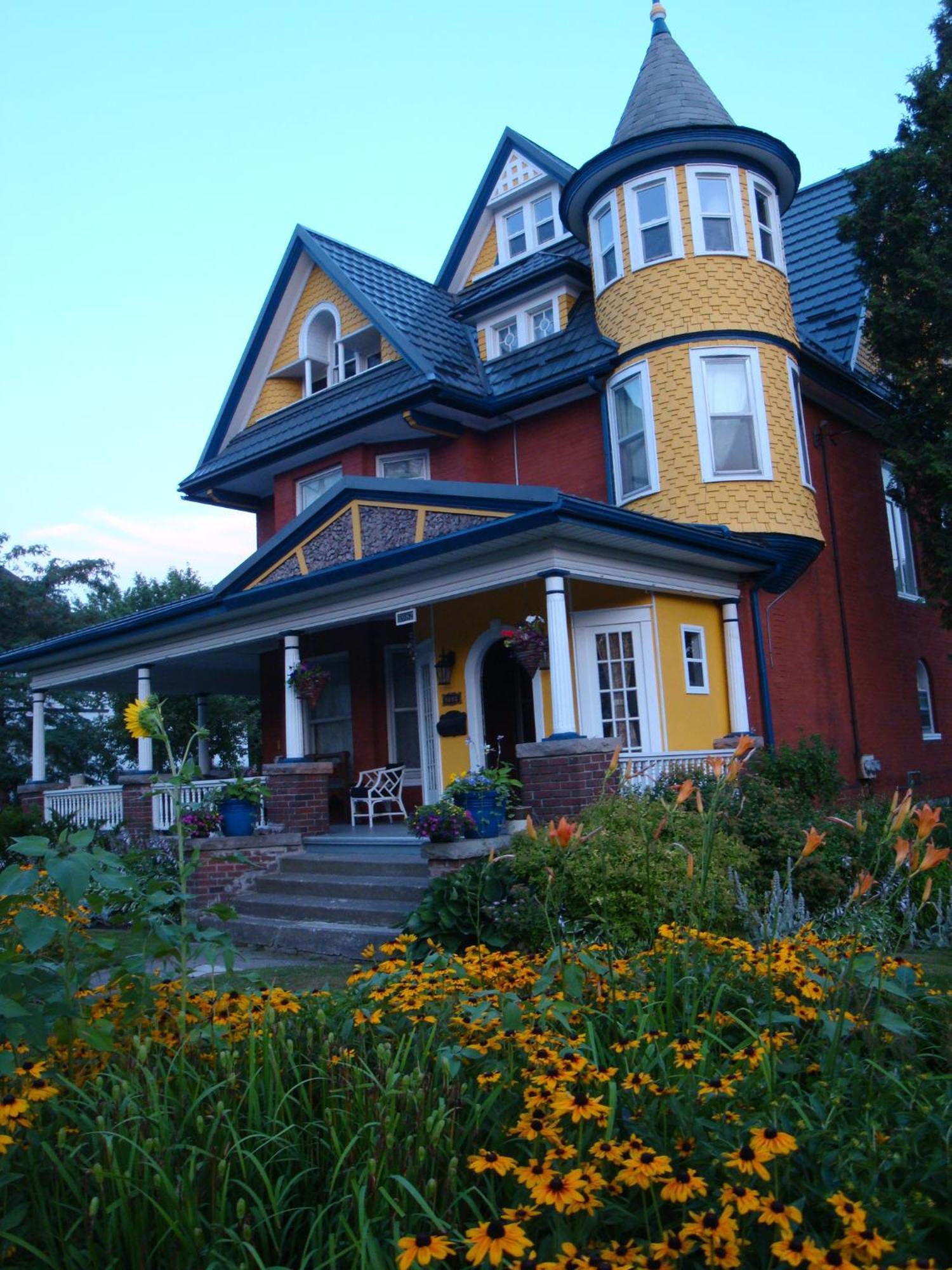 A Moment In Time Bed And Breakfast Niagara Falls Eksteriør billede