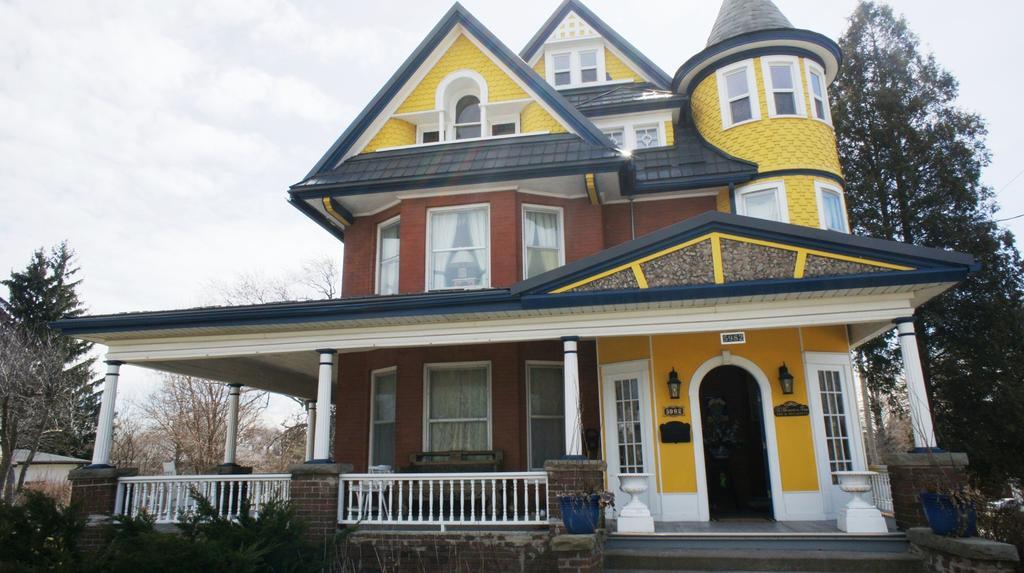 A Moment In Time Bed And Breakfast Niagara Falls Eksteriør billede